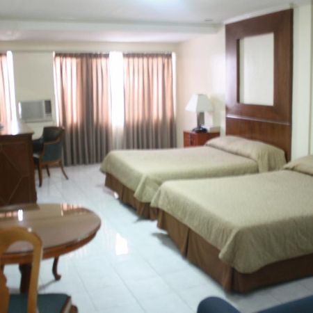 Garden Plaza Hotel And Suites Manila Exterior foto